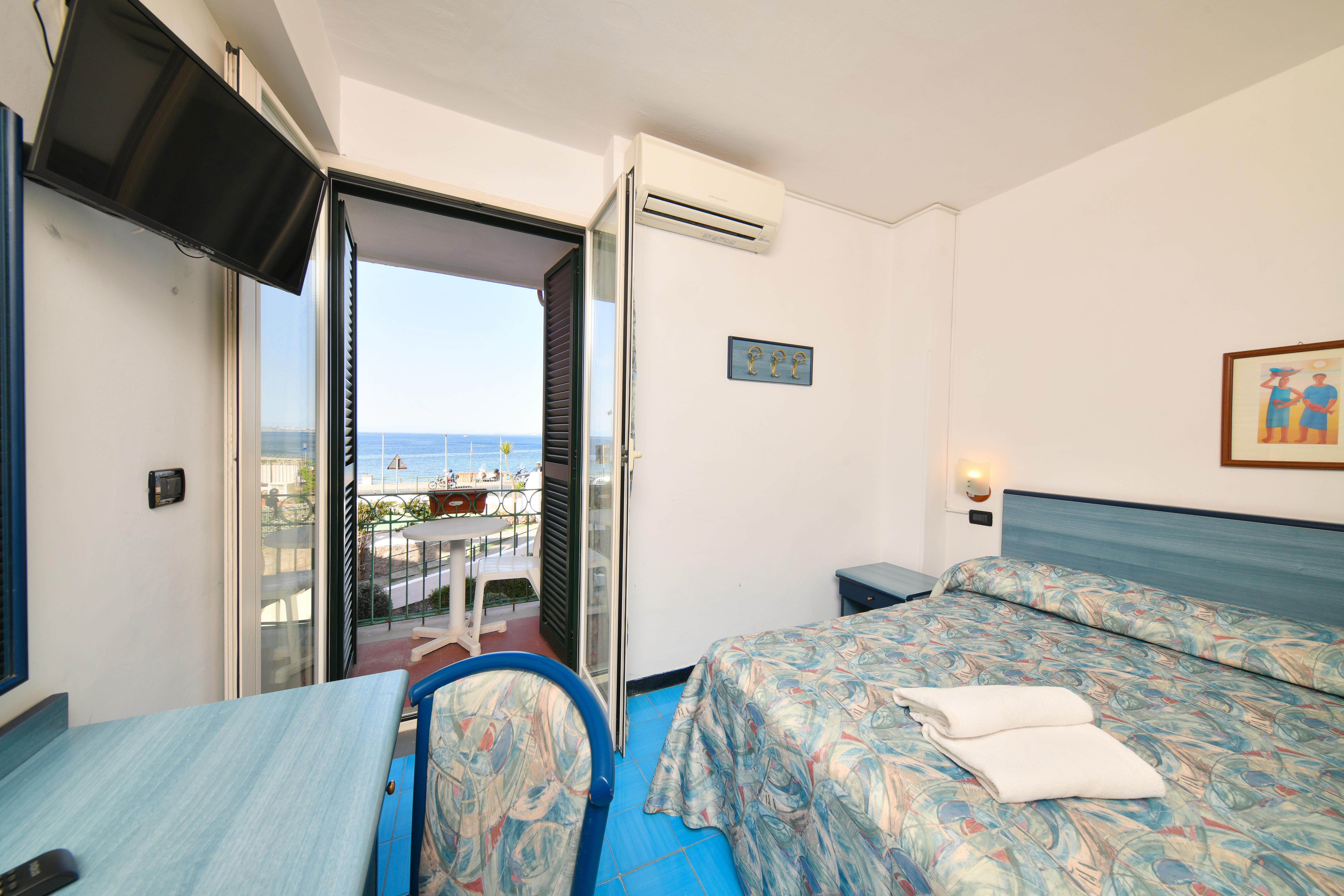 Lacco Ameno  Fortuna Beach - Seaside Hotel מראה חיצוני תמונה