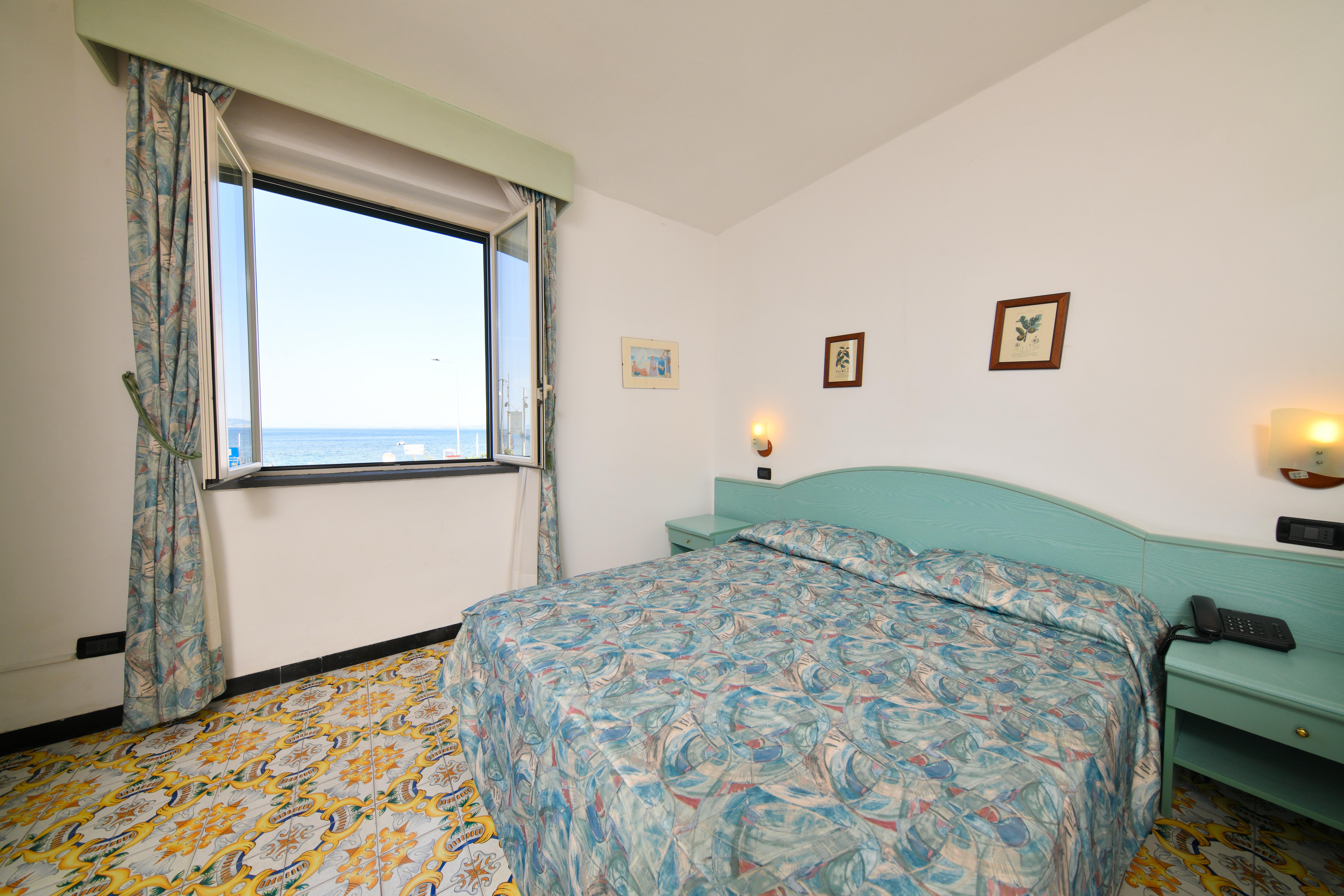 Lacco Ameno  Fortuna Beach - Seaside Hotel מראה חיצוני תמונה